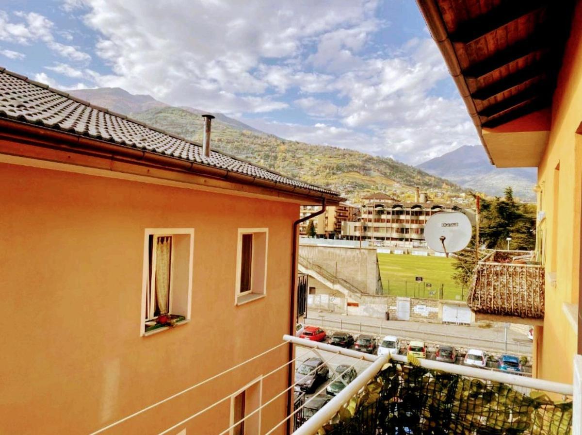 Luminosissimo Appartamento Nel Centro Di Aosta Exterior photo